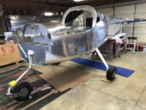 RV-12 in a garage, without a tail